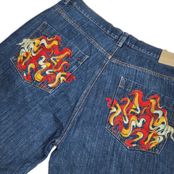 COOGI embroidered mens flame shorts size 40W 15L - Picture 2 of 6